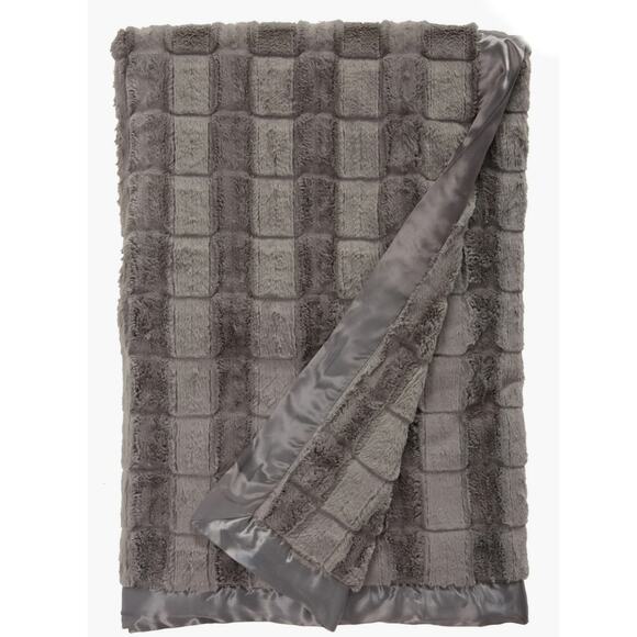 Giraffe at Home Luxe Waterfall Checkered Gray Throw Blanket NWT - Picture 1 of 2